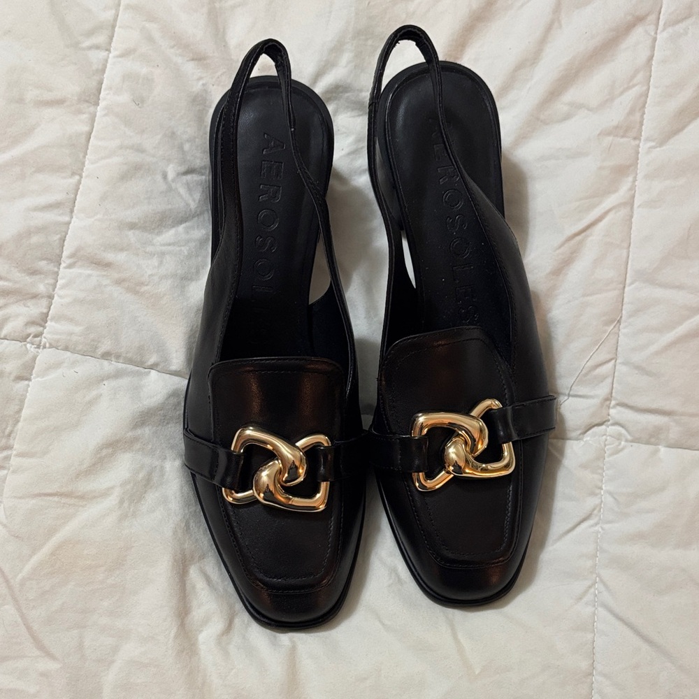 AEROSOLES Women's Black Loafers with Gold Chain